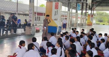 ผกก.สภ.ชะเมา พร้อมด้วย ชุดชมส.สภ.ชะเมา บรรยายให้ความรู้เกี่ยวกับสารอันตรายในบุหรี่ไฟฟ้า